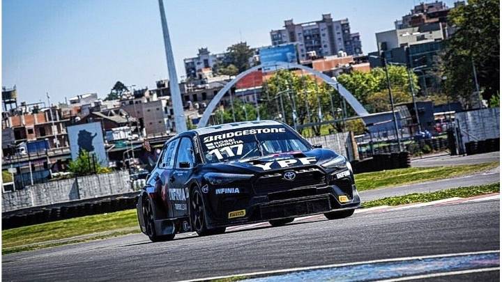 Rossi, Urrutia y Toyota festejaron en los 200 Km. de Buenos Aires