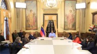 Maduro evalúa declarar "estado de conmoción exterior" ante despliegue de EE.UU.
