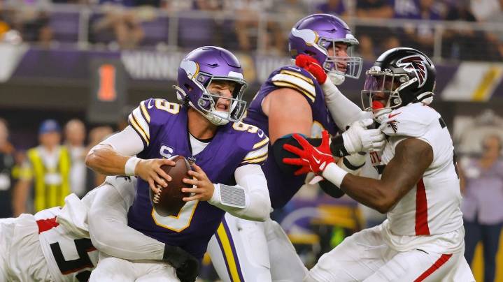 Vikings feel the growing pains with young quarterback J.J. McCarthy after flop vs. Falcons