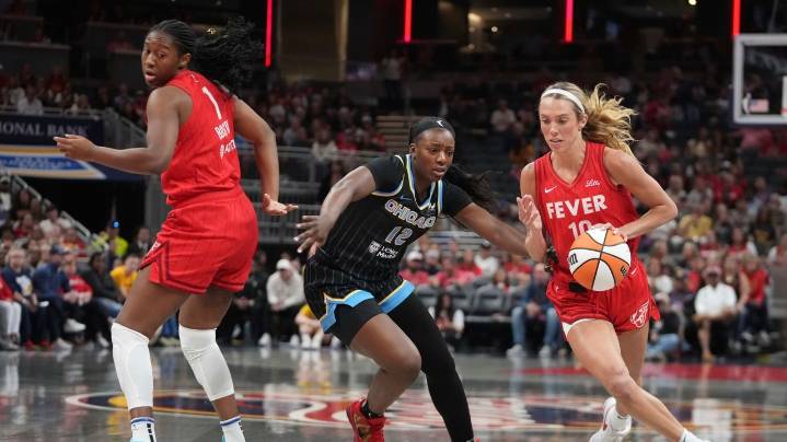 Mitchell scores 20, Howard 18 as Fever beat Sky 97-77 and move closer to securing playoff berth