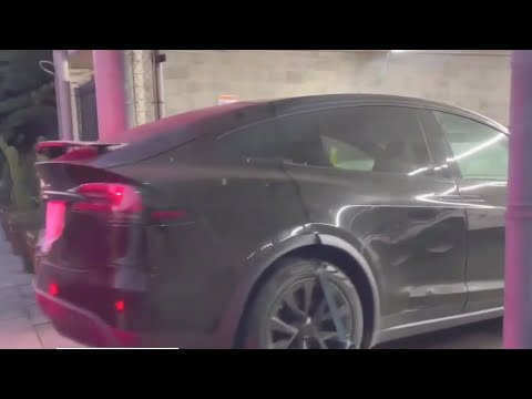 Body found inside Tesla trunk in Hollywood