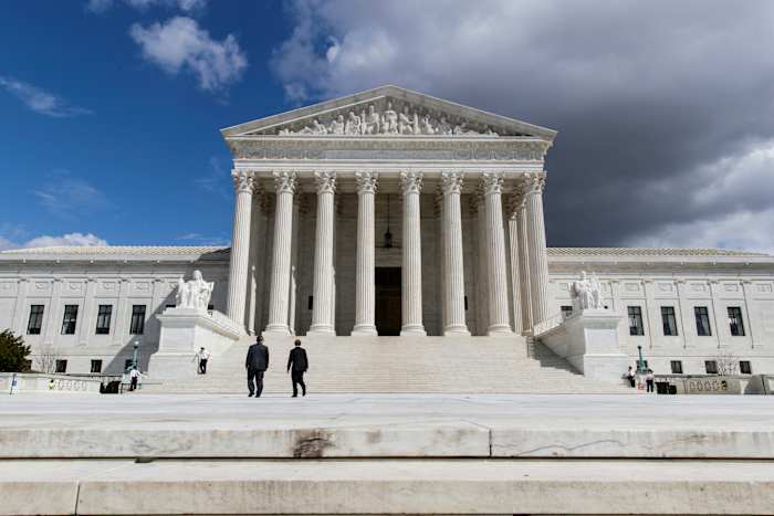 Trump administration asks Supreme Court to strip legal protections from Venezuelan migrants