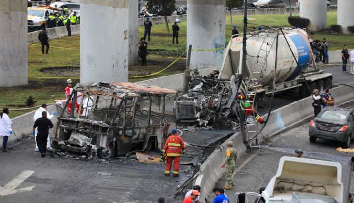 Suman 19 muertos por la explosión de pipa de gas en Iztapalapa