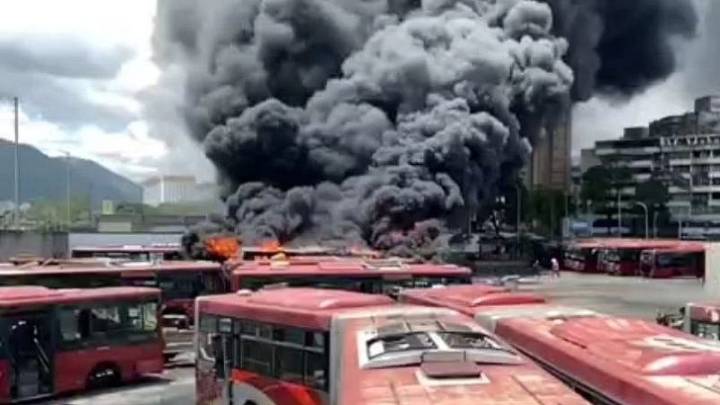 Incendio en el metro La Paz de Caracas afectó patios y talleres de la estación (+Video)