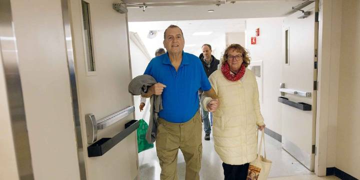 Récord en xenotrasplante: un hombre vive más de seis meses con un riñón de cerdo modificado