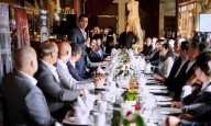 Recibe Felifer Macías a “The Grand North America”