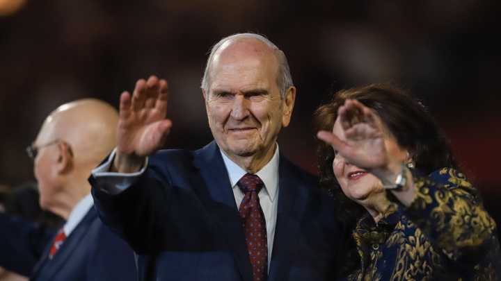 Latter-day Saints president dies; remembered for Arizona visit