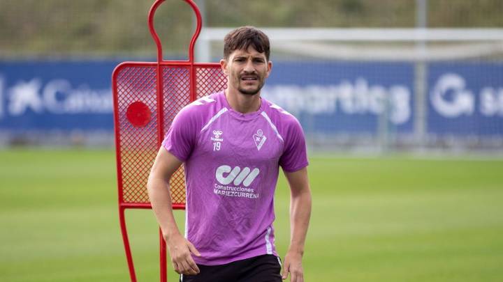 Toni Villa, jugador del Eibar de origen gallego: «Cuando rechaza esos millones, ya sabes que el Dépor estará arriba»