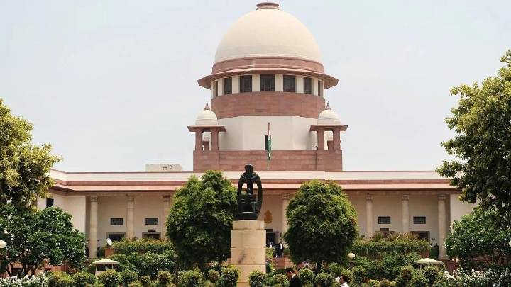 SC puts on hold Allahabad HC ban on Ramleela in Firozabad school premises