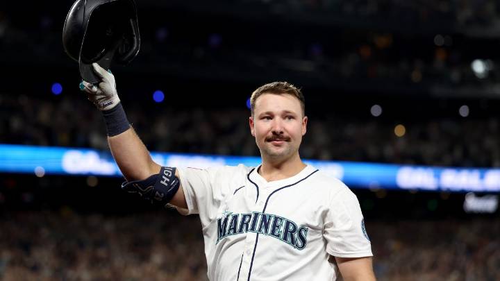 Mariners’ Cal Raleigh makes MLB history with 60-homer season – NBC Connecticut