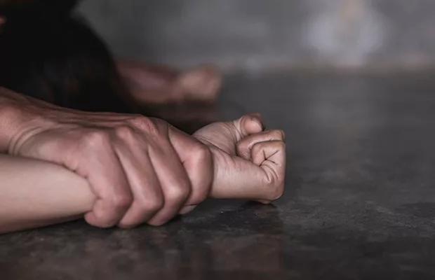 Adolescente era violada por su padrastro y dos hermanos