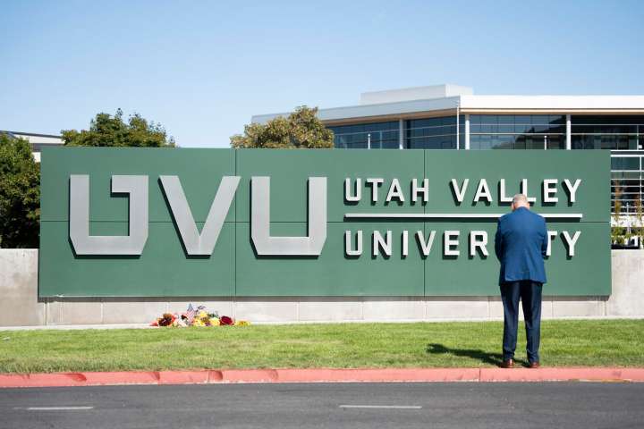 Un familiar entregó al supuesto asesino de Charlie Kirk, según el gobernador de Utah