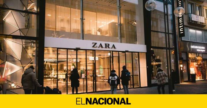 Zara lanza el vestido midi con pliegues que adoran las expertas en estilo