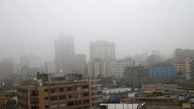 Anticiclón del Pacífico Sur golpea Lima: fenómeno genera sensación de frío, neblina y lloviznas en la costa central