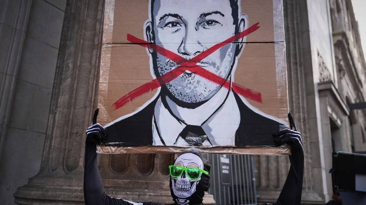 In battles over free speech, comedians are often center stage