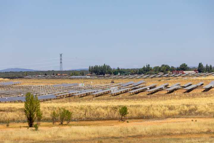 La Junta y UNEF se unen por las Comunidades Energéticas
