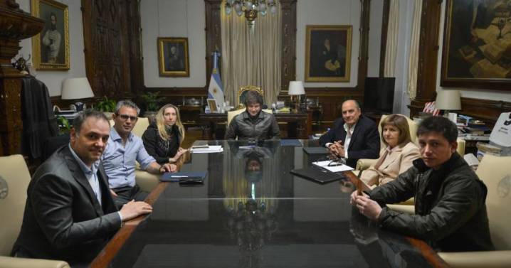 Javier Milei se prepara para un lunes potente: reunión en la Casa Rosada, cadena nacional y anuncio del Presupuesto 2026