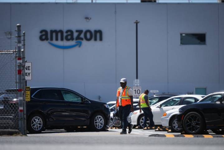 Union leaders to meet with workers of Amazon facility in Delta, B.C.