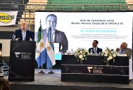 Feria del Libro UNCAus engalanada por presentación del libro de Germán Oestmann y distinción al Dr. Andrés Gil Domínguez