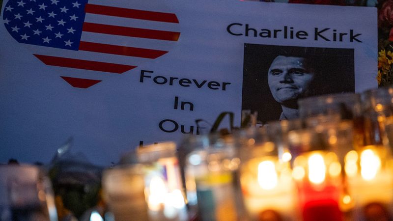 Funeral de Charlie Kirk, en vivo: Trump hablará ante decenas de miles en Arizona