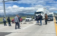 Ejidatarios bloquean el Arco Norte en Calpulalpan; exigen pago por tierras expropiadas