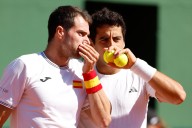 Munar y Martínez sobreviven al dobles y España recorta distancias (1