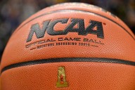 NCAA investiga apuestas ilegales en baloncesto universitario tras suspender a tres atletas