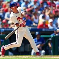 Phillies clinch first MLB division by beating Dodgers