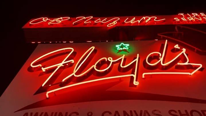 Artisans bring old neon to life, to the great relief of the Kern County Museum