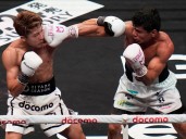 Inoue, el 'monstruo' japonés, sigue siendo el rey: venció por puntos al uzbeko Akhmadaliev y retó desde el ring a su próximo rival