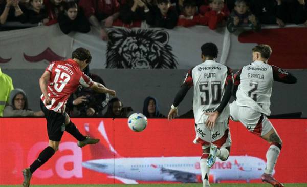 VIDEO. ¡Qué golazo! Tremendo zurdazo de Benedetti para la ventaja del Pincha