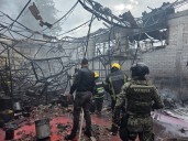 Incendio consume fabrica de pinturas en La Paz, Edomex