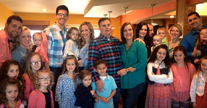 3 members of 'Meet the Putmans' family die in car crash, 5 others injured