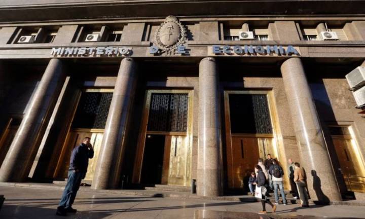El Gobierno anunció que va a intervenir en el mercado cambiario