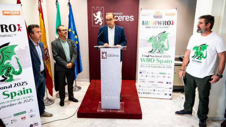 Mateos descarta cambios significativos el proyecto para remodelar Virgen de la Montaña en Cáceres