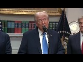 Trump Says Pregnant Women Should Avoid Tylenol Over Autism Fear