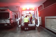 Trasladan paciente de accidente en Cancún a clínica 21 del IMSS