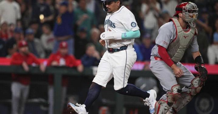 Josh Naylor’s late go-ahead double helps Mariners beat Cardinals 4