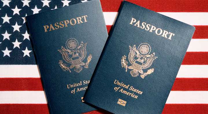 Las personas que tengan estos pasaportes de EE.UU. tendrán que devolverlos