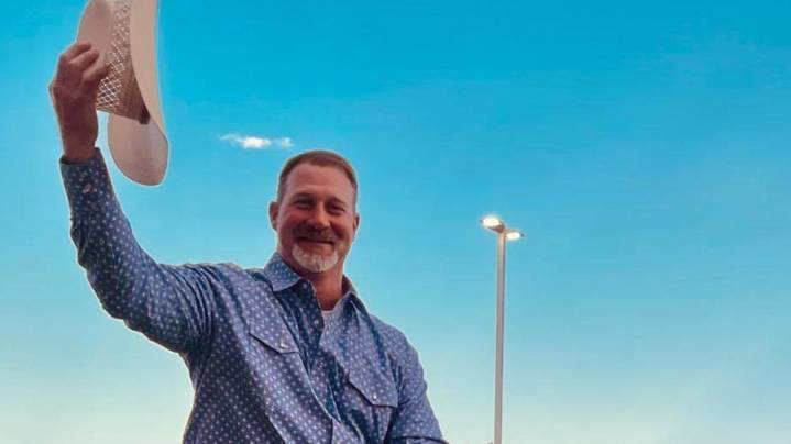 Malvern School District mourns assistant football coach