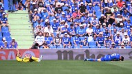 Nacho Vidal, futbolista del Oviedo, es trasladado al hospital en Getafe tras sufrir un traumatismo craneal