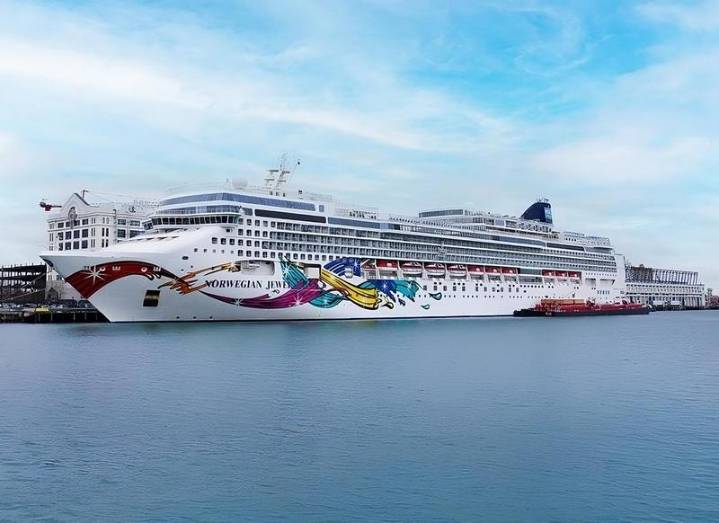 Norwegian Jewel Arrives in Europe Ahead of Drydock