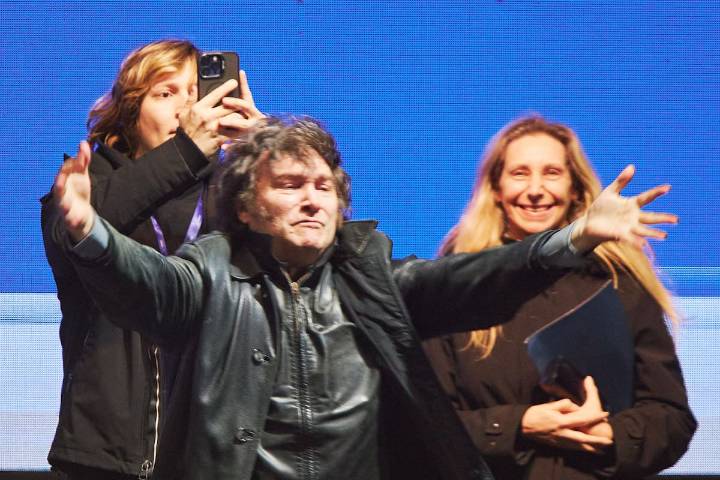 De Moreno a Los Ángeles. Milei llega a EE.UU. para encuentros con empresarios e inversionistas tras el cierre de campaña