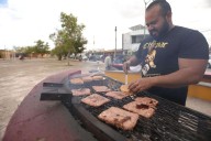 Apoya alcalde hamburguesada con causa en favor de joven deportista