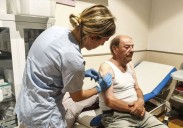 Arranca la vacunación de la gripe en Cantabria: «Es una imprudencia no hacerlo, aquí todos somos muy mayores»