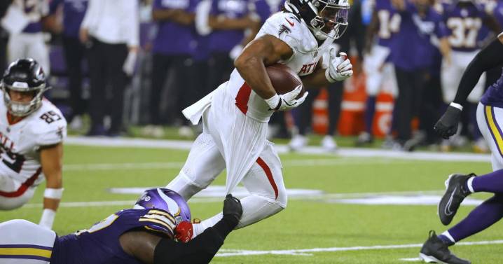 Falcons trample J.J. McCarthy and Vikings 22-6 behind Bijan Robinson's running, dominant defense