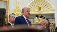 Trump anuncia que la Marina de EE UU dispara a un barco cargado de droga desde Venezuela