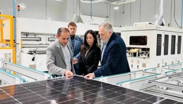 Energía limpia con impacto federal: alianza entre EPSE y Grupo Petersen para abastecer bancos con energía solar