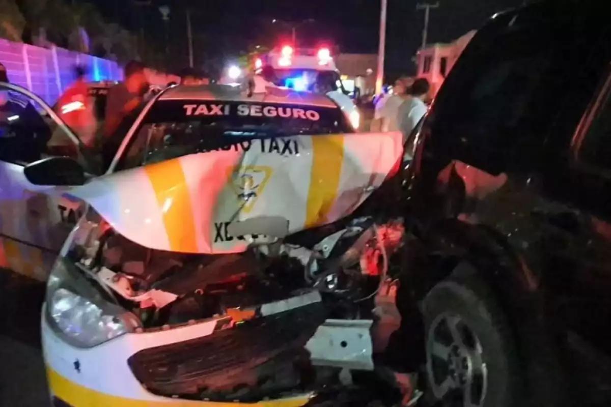 Lluvia provoca carambola vehicular en Chetumal