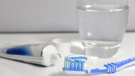 La ANMAT reiteró la prohibición de una reconocida crema dental: cuál es y por qué puede ser peligrosa